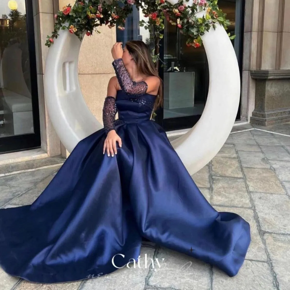 Abiti da sposa blu scuro Abiti da sposa da sera Guanti senza spalline Eleganti