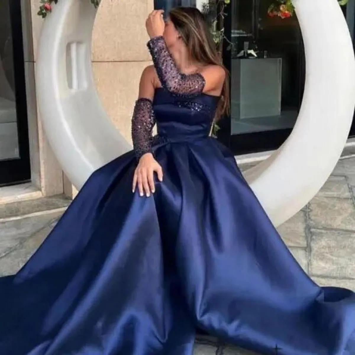 Abiti da sposa blu scuro Abiti da sposa da sera Guanti senza spalline Eleganti