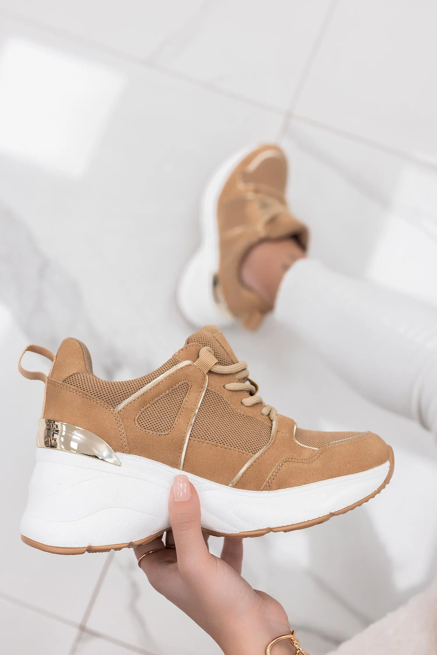 DONER - Sneakers camel scamosciate con suola spessa