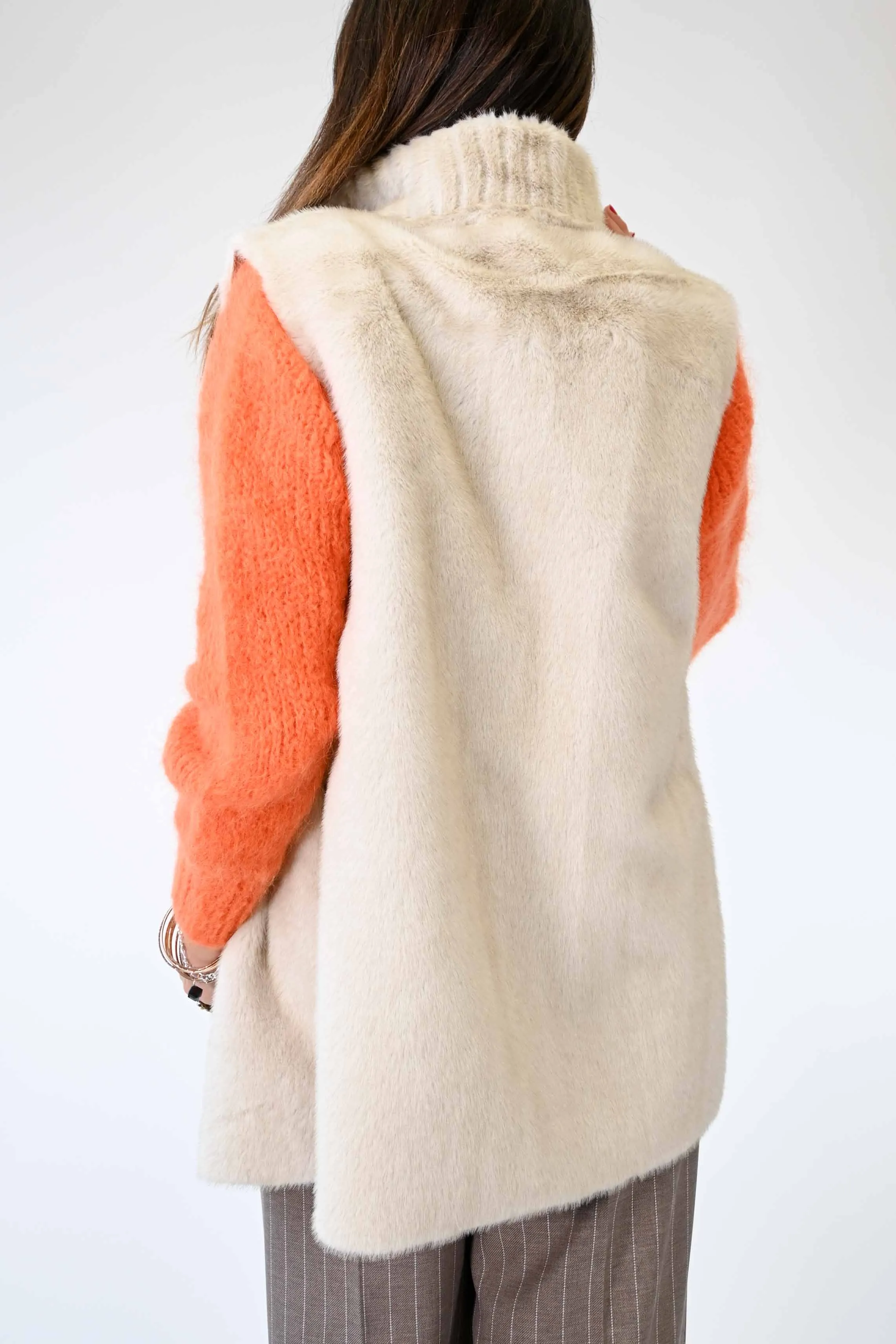 GILET IN ECOPELLICCIA COLLO CRATERE COLOR PANNA