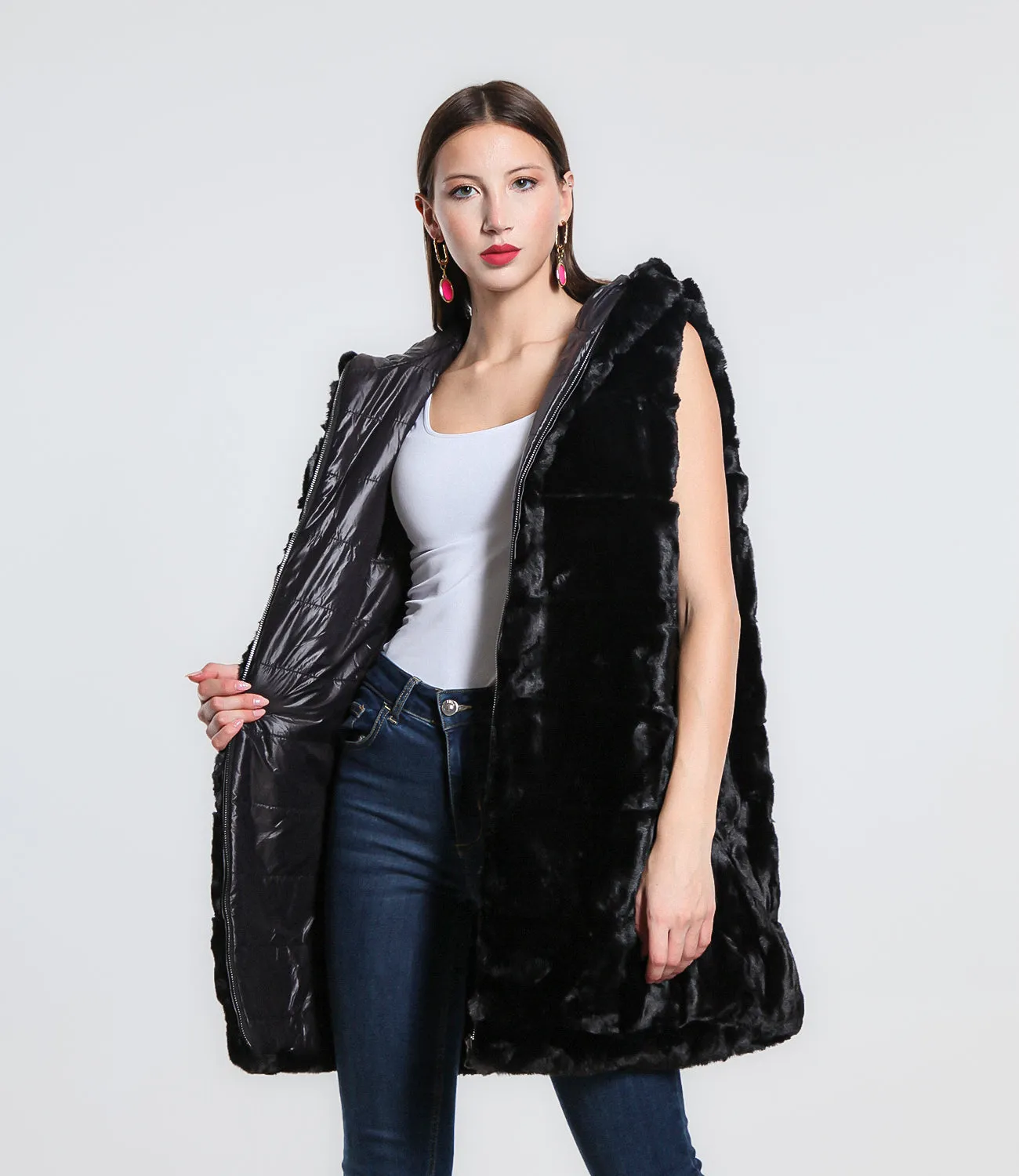GILET REVERSIBILE IN ECO FUR CON CAPPUCCIO