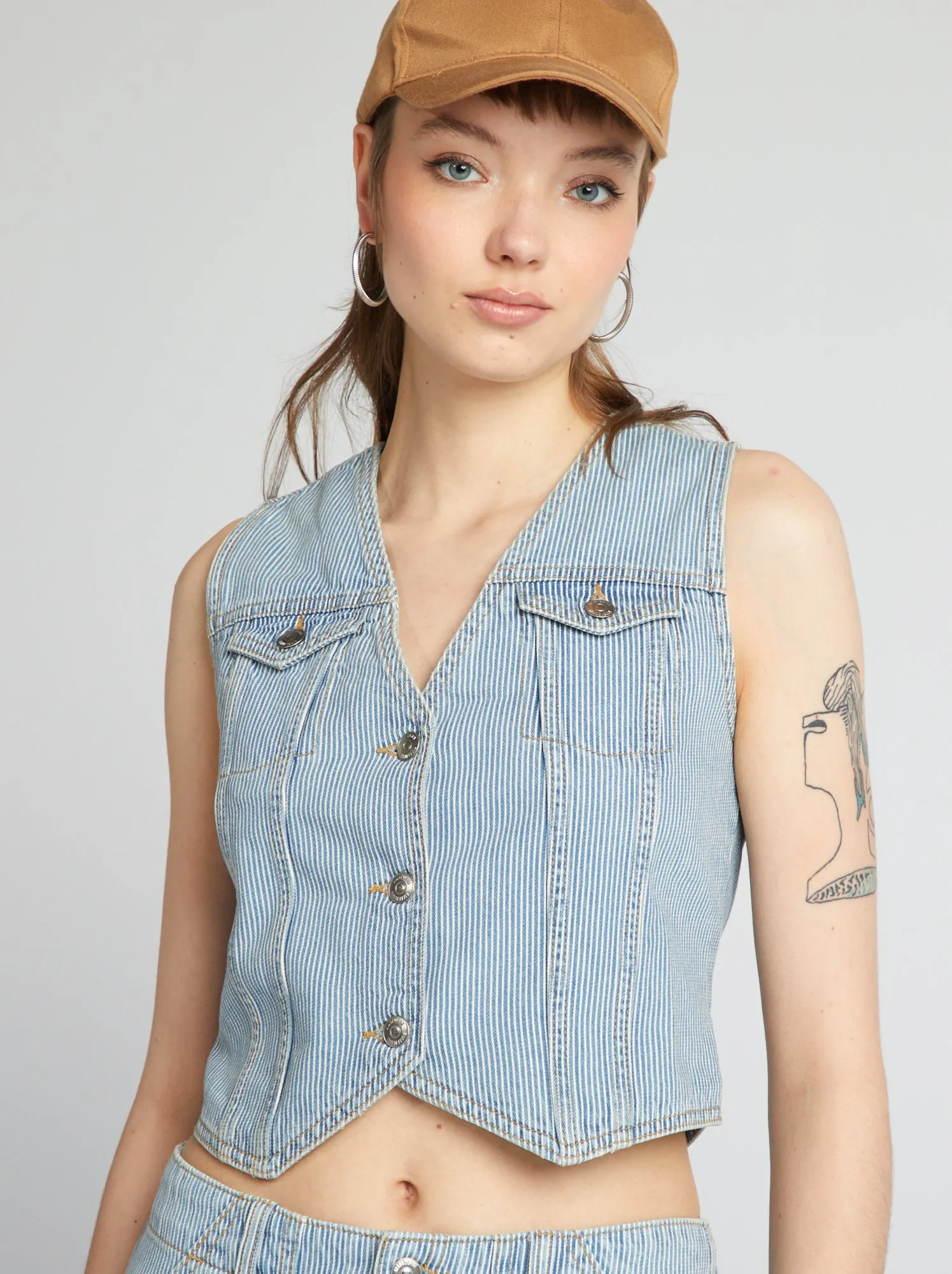 Gilet stile 'cameriere' in jeans a righe - BIANCO