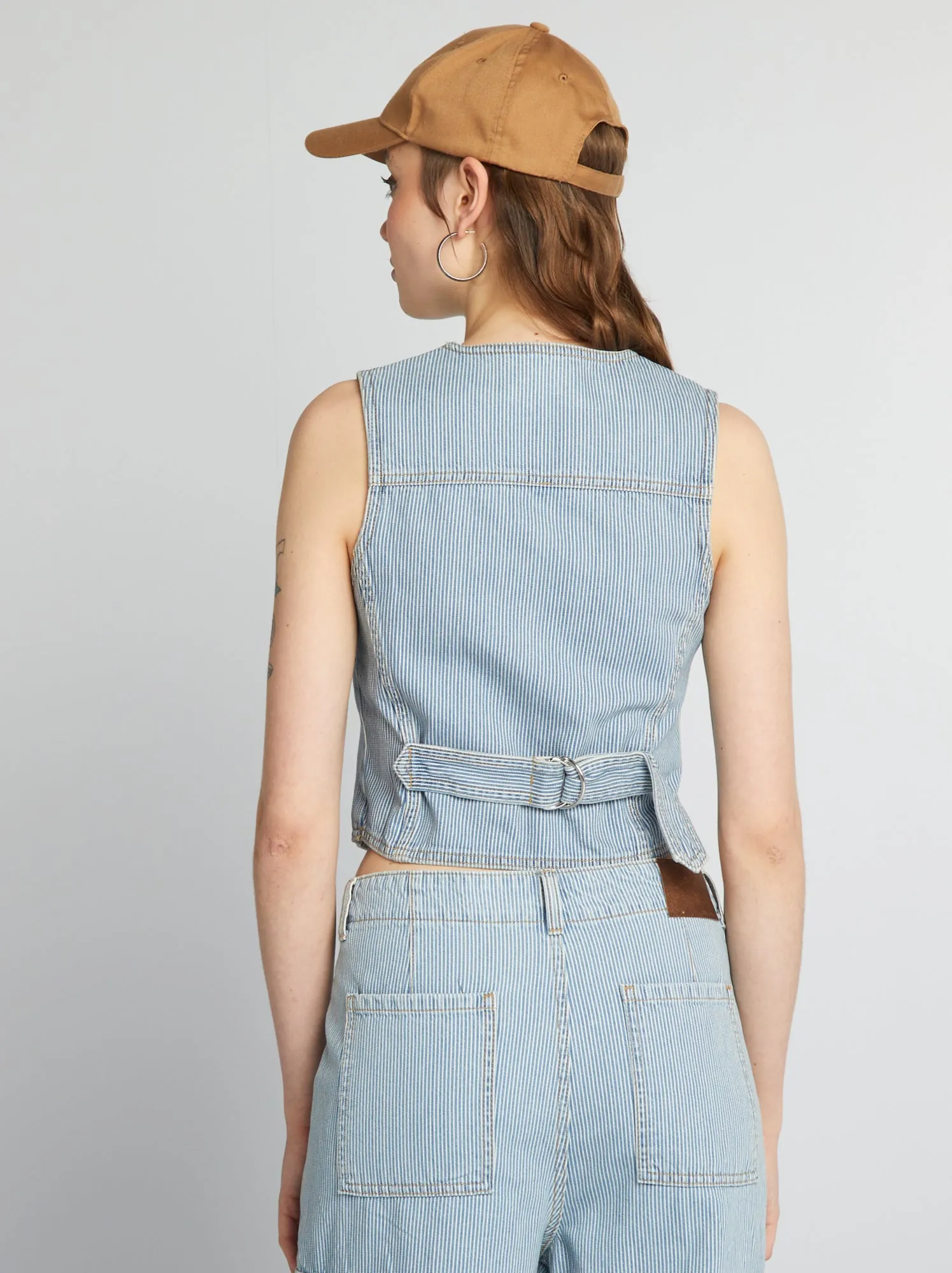 Gilet stile 'cameriere' in jeans a righe - BIANCO