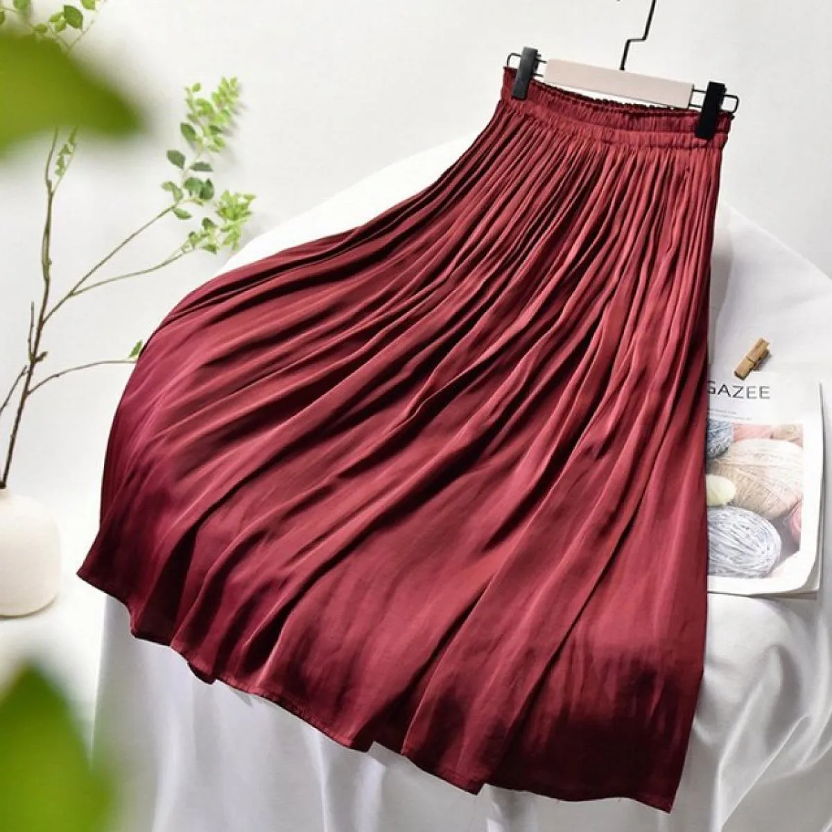 Gonna opaca tinta unita elegante da donna Gonna longuette a vita alta femminile Tasche laterali in chiffon a pieghe Estate Sk523