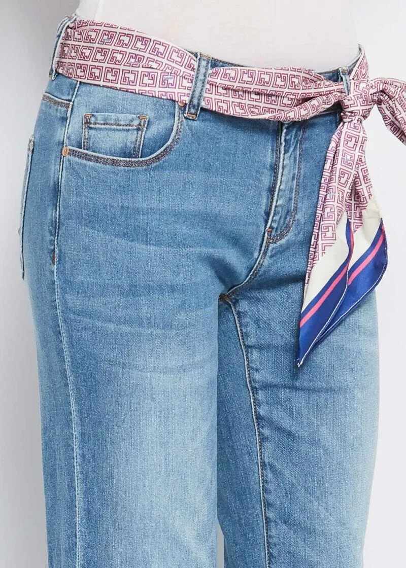 Jeans con cintura logata