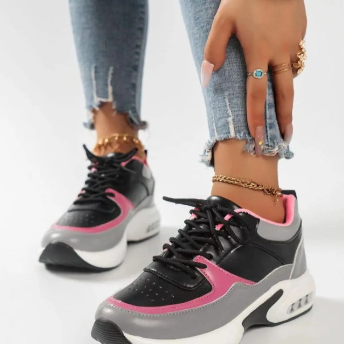 Nuove scarpe sportive da donna 2023 scarpe da corsa per esterni scarpe da passeggio con suola spessa in pizzo incrociato cuscino