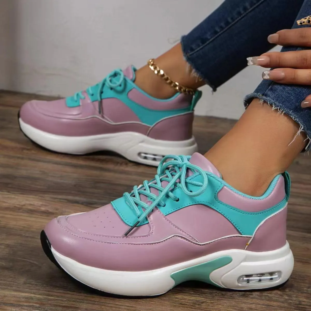 Nuove scarpe sportive da donna 2023 scarpe da corsa per esterni scarpe da passeggio con suola spessa in pizzo incrociato cuscino