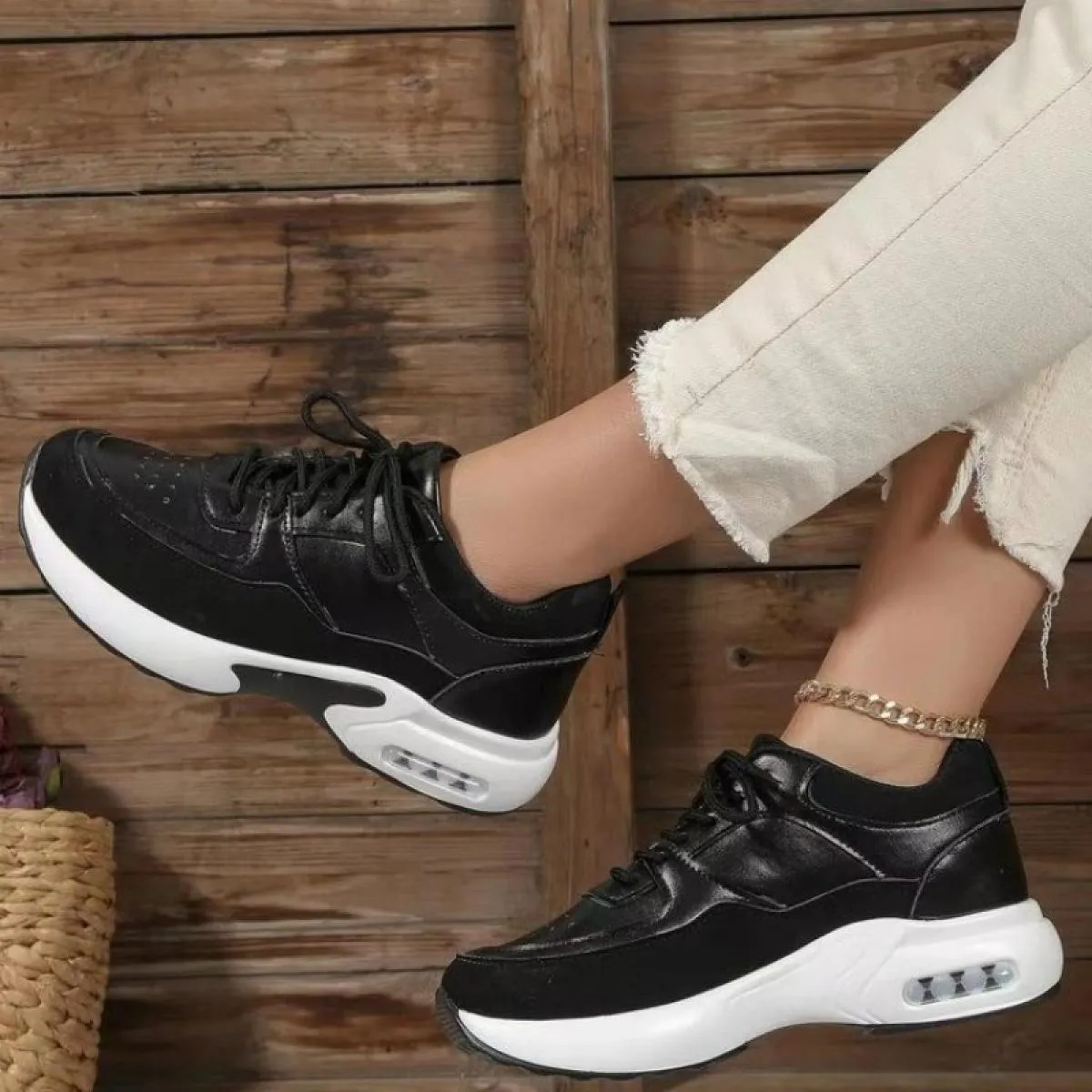 Nuove scarpe sportive da donna 2023 scarpe da corsa per esterni scarpe da passeggio con suola spessa in pizzo incrociato cuscino