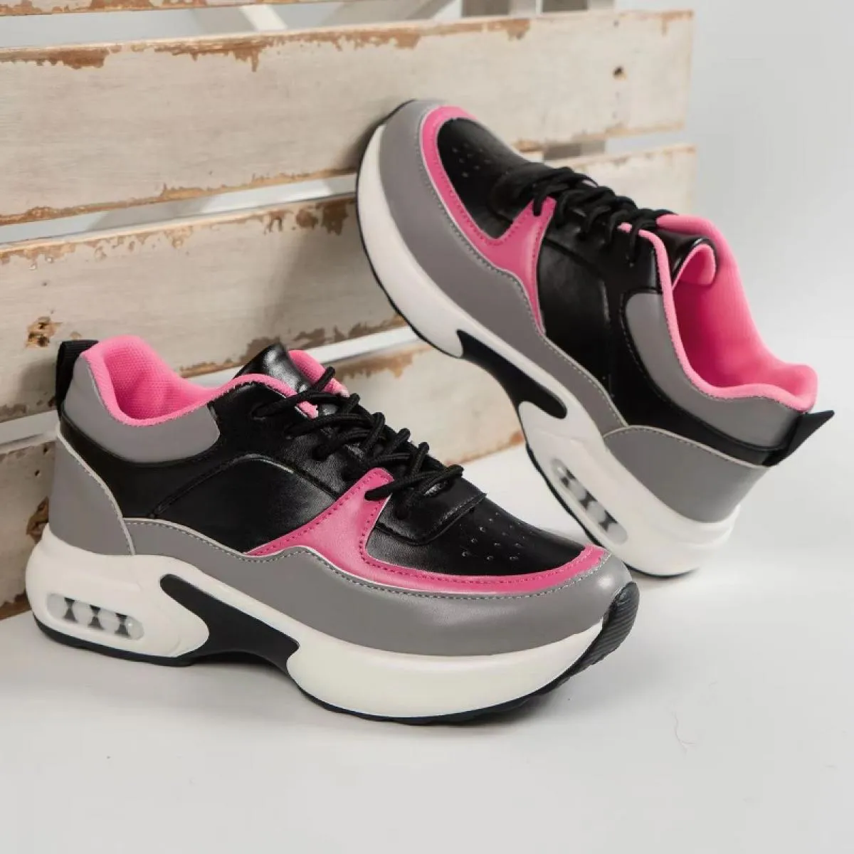 Nuove scarpe sportive da donna 2023 scarpe da corsa per esterni scarpe da passeggio con suola spessa in pizzo incrociato cuscino