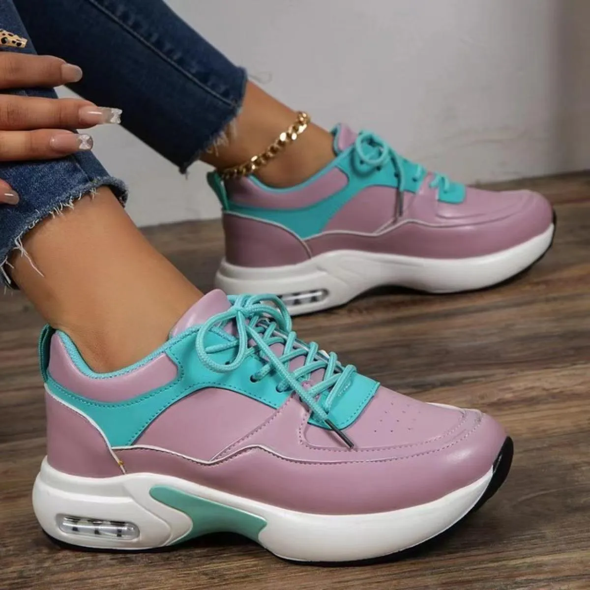 Nuove scarpe sportive da donna 2023 scarpe da corsa per esterni scarpe da passeggio con suola spessa in pizzo incrociato cuscino