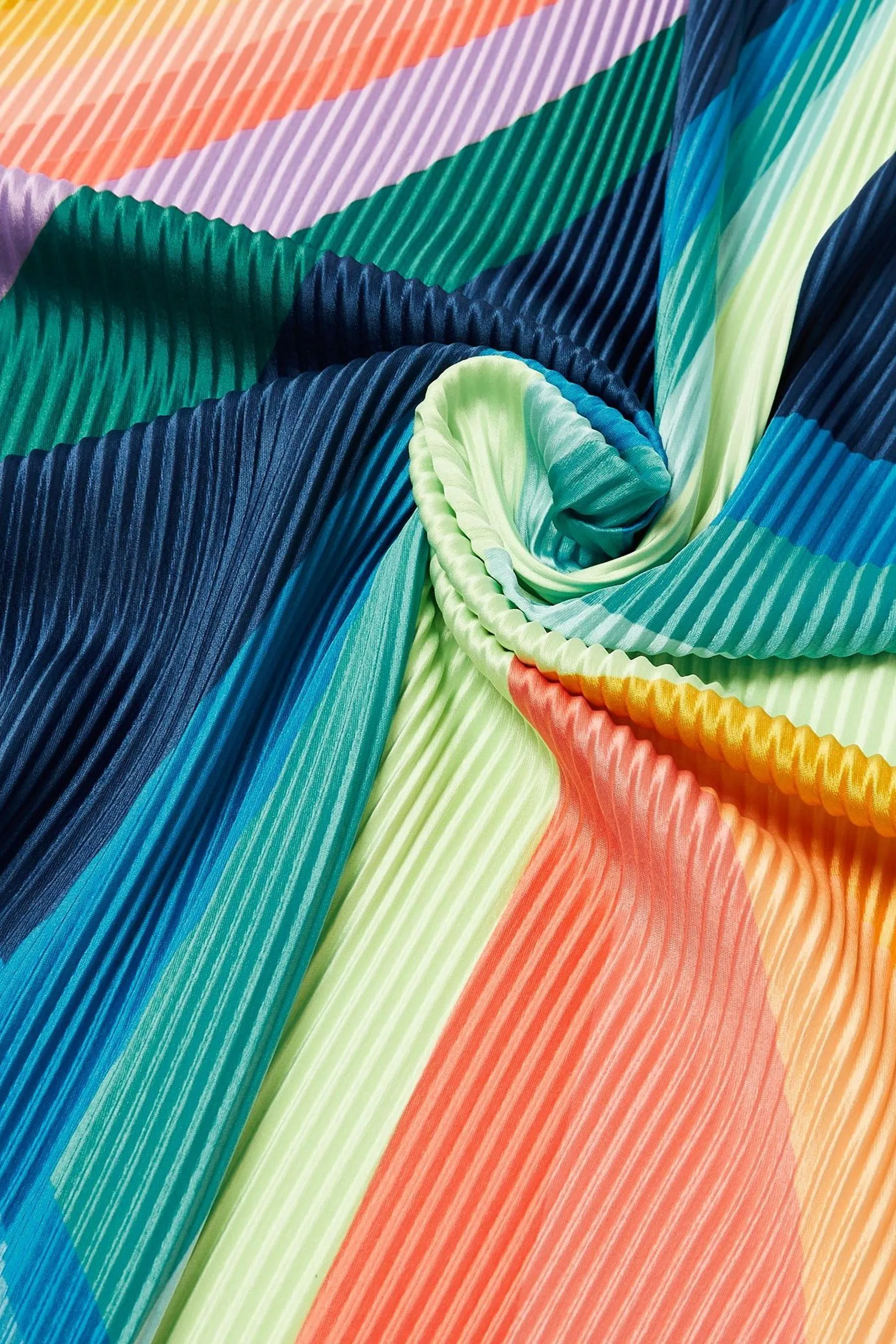 Oliver Bonas - Sciarpa a righe vivaci A pieghe con scollo squadrato