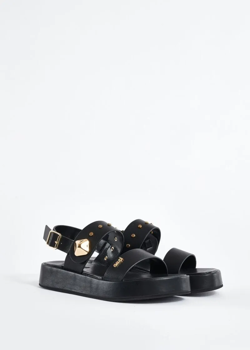 Sandali in pelle con borchie