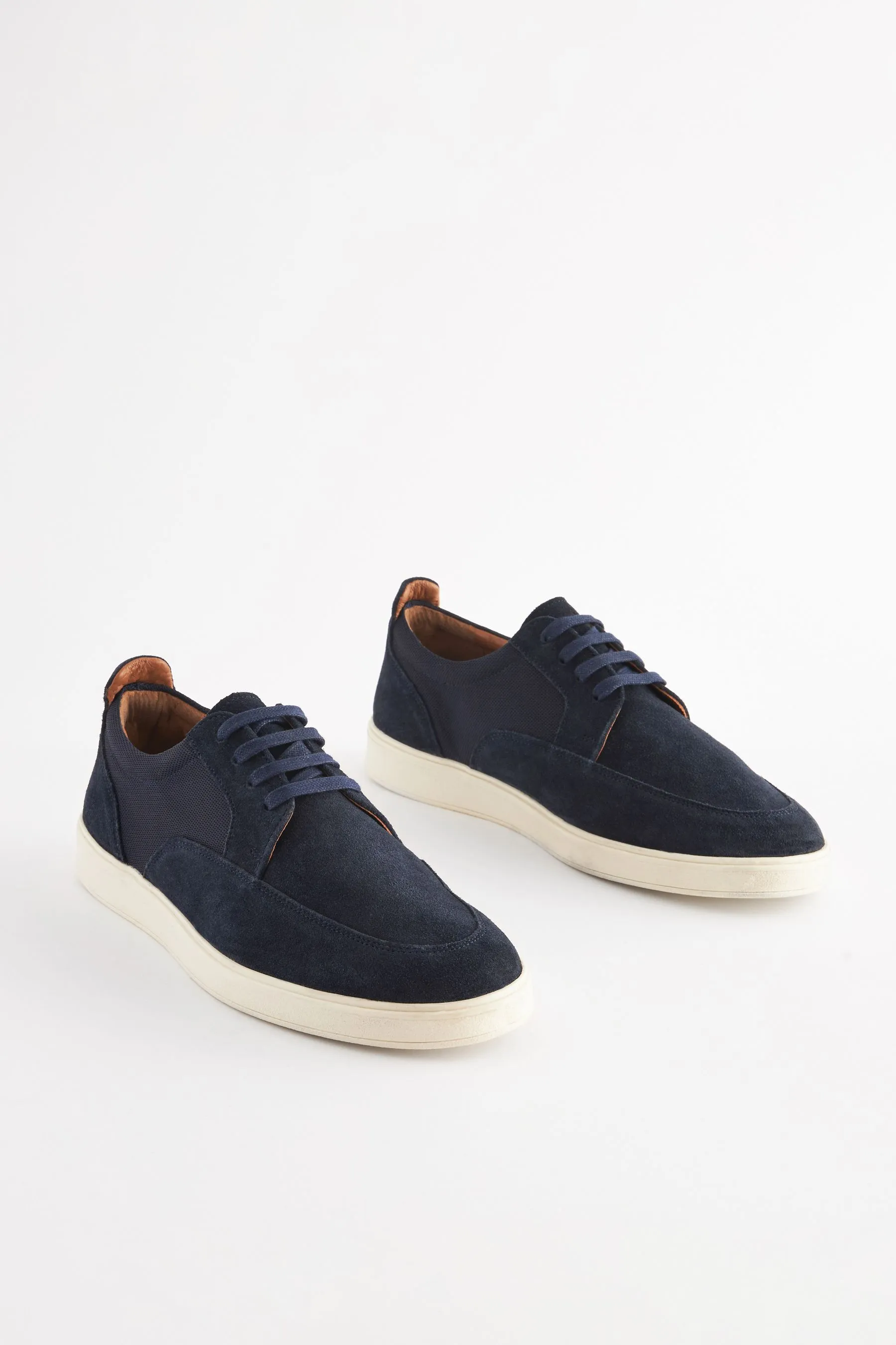 Scarpe casual scamosciata con suola sagomata