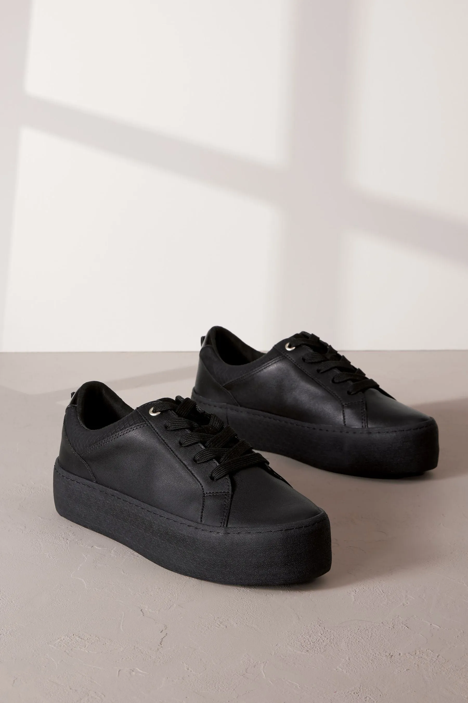 Signature - Scarpe da ginnastica in pelle con suola spessa