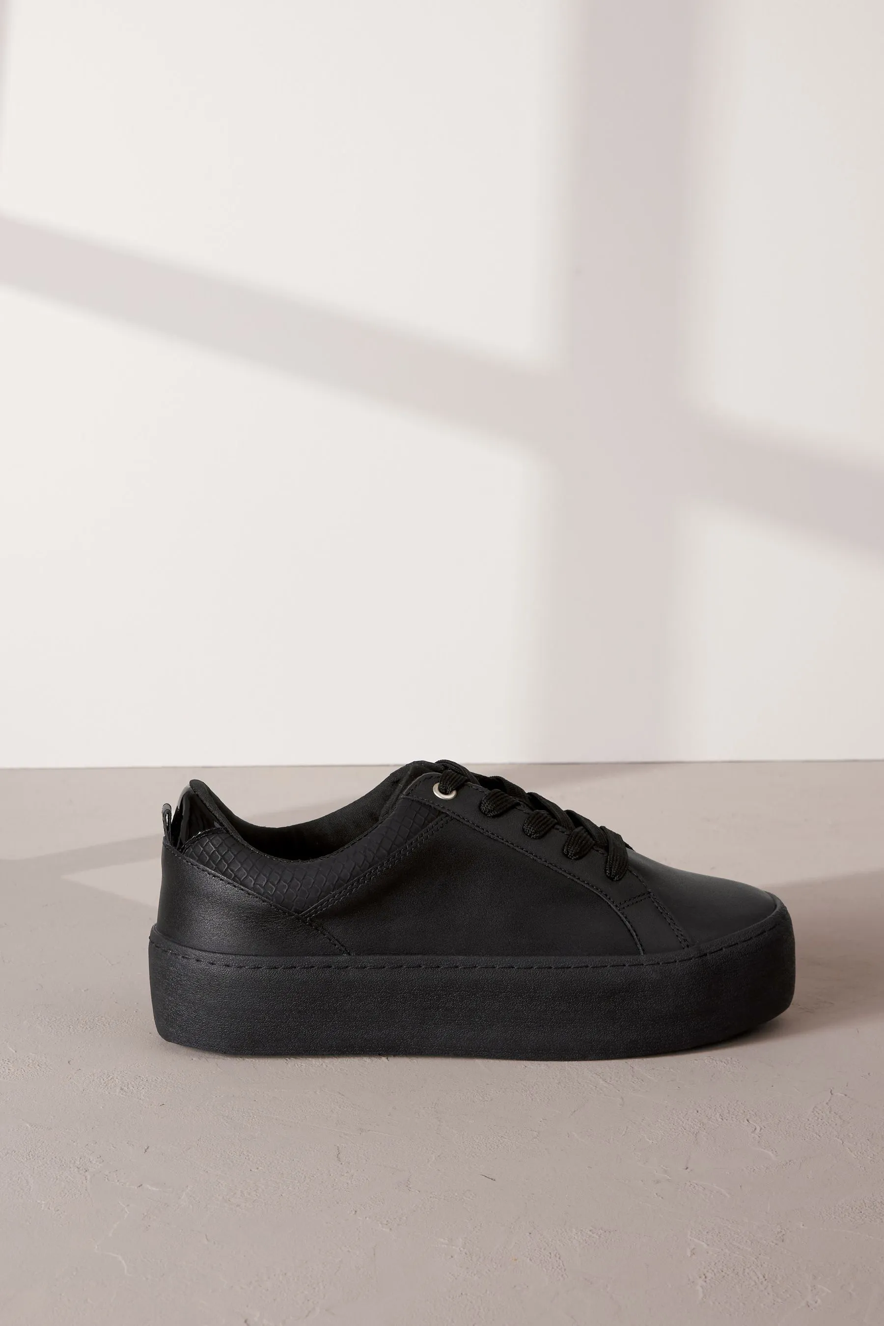 Signature - Scarpe da ginnastica in pelle con suola spessa