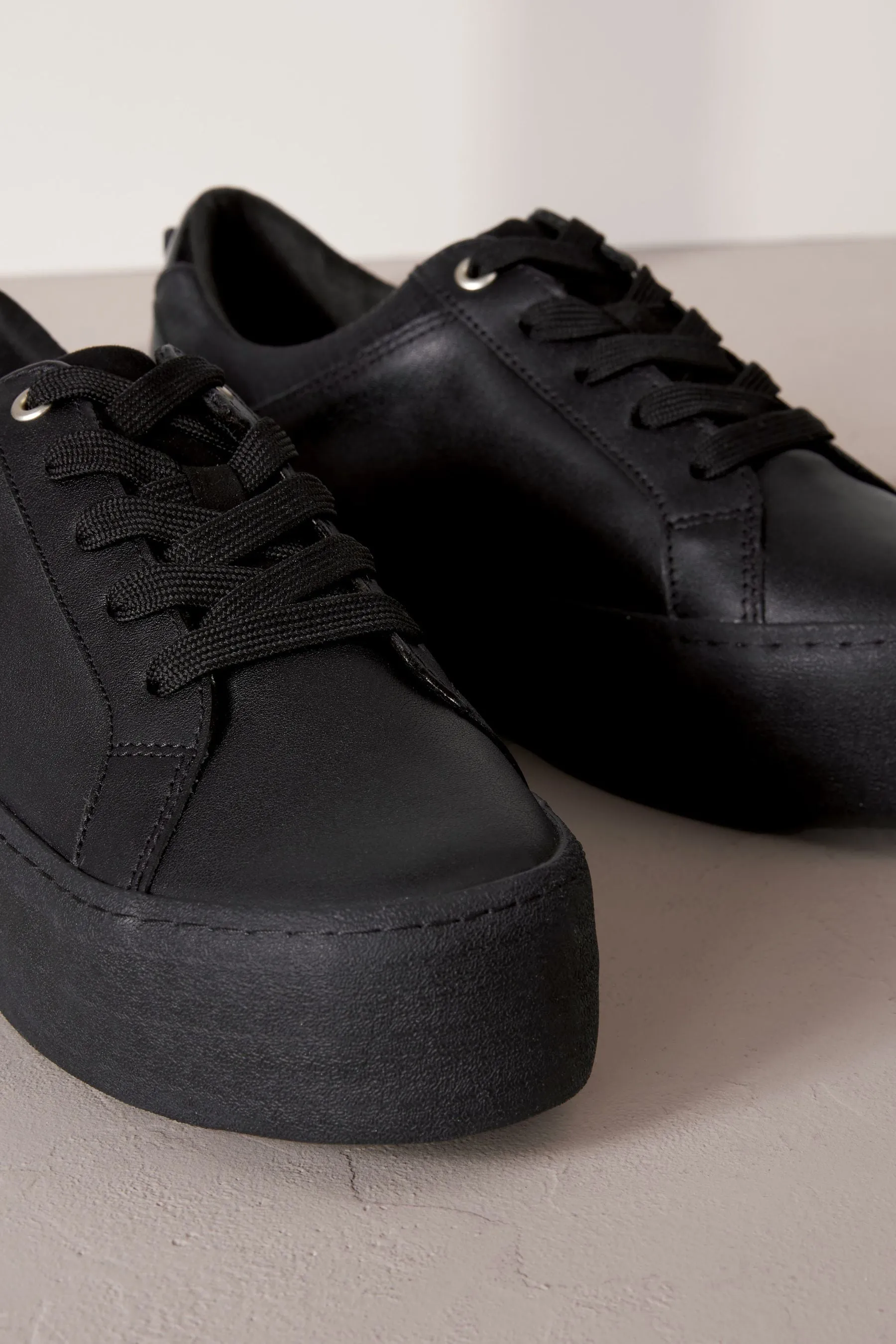 Signature - Scarpe da ginnastica in pelle con suola spessa