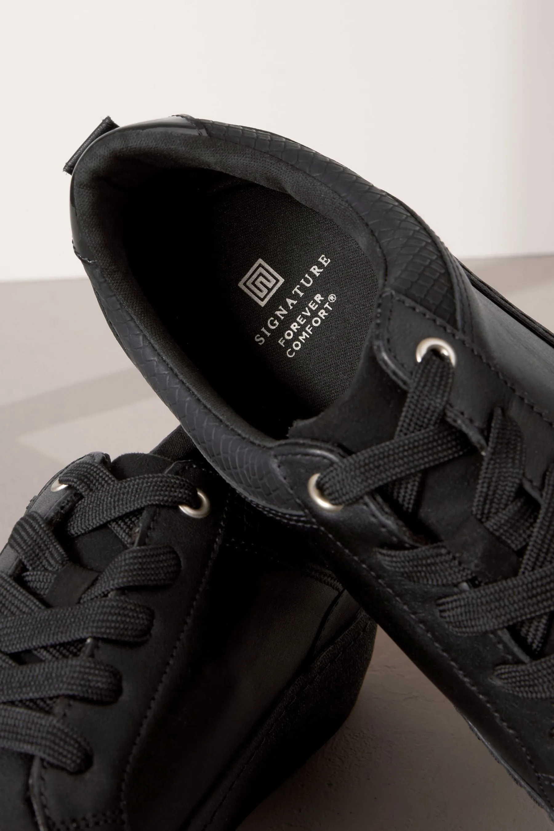 Signature - Scarpe da ginnastica in pelle con suola spessa