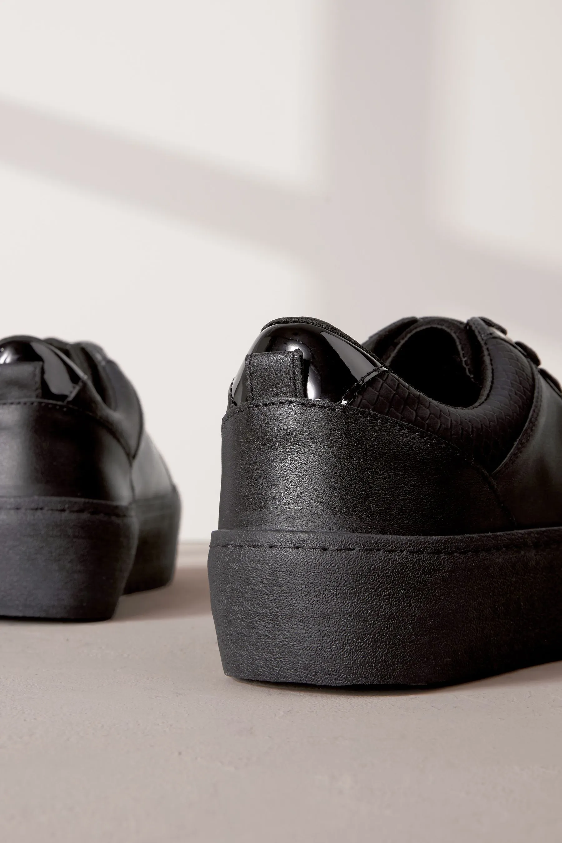 Signature - Scarpe da ginnastica in pelle con suola spessa