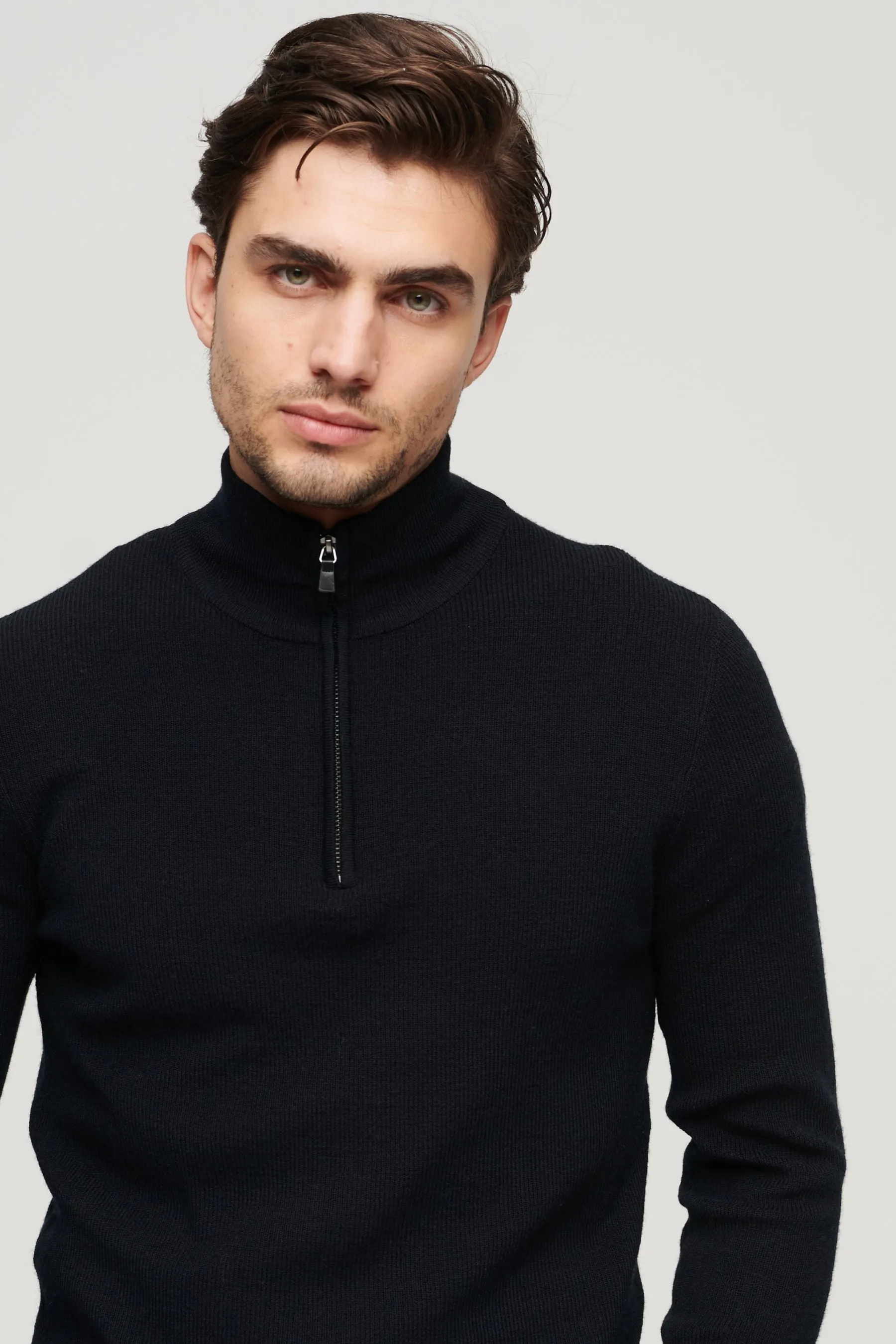 Superdry - Maglia in lana merino con zip corta    