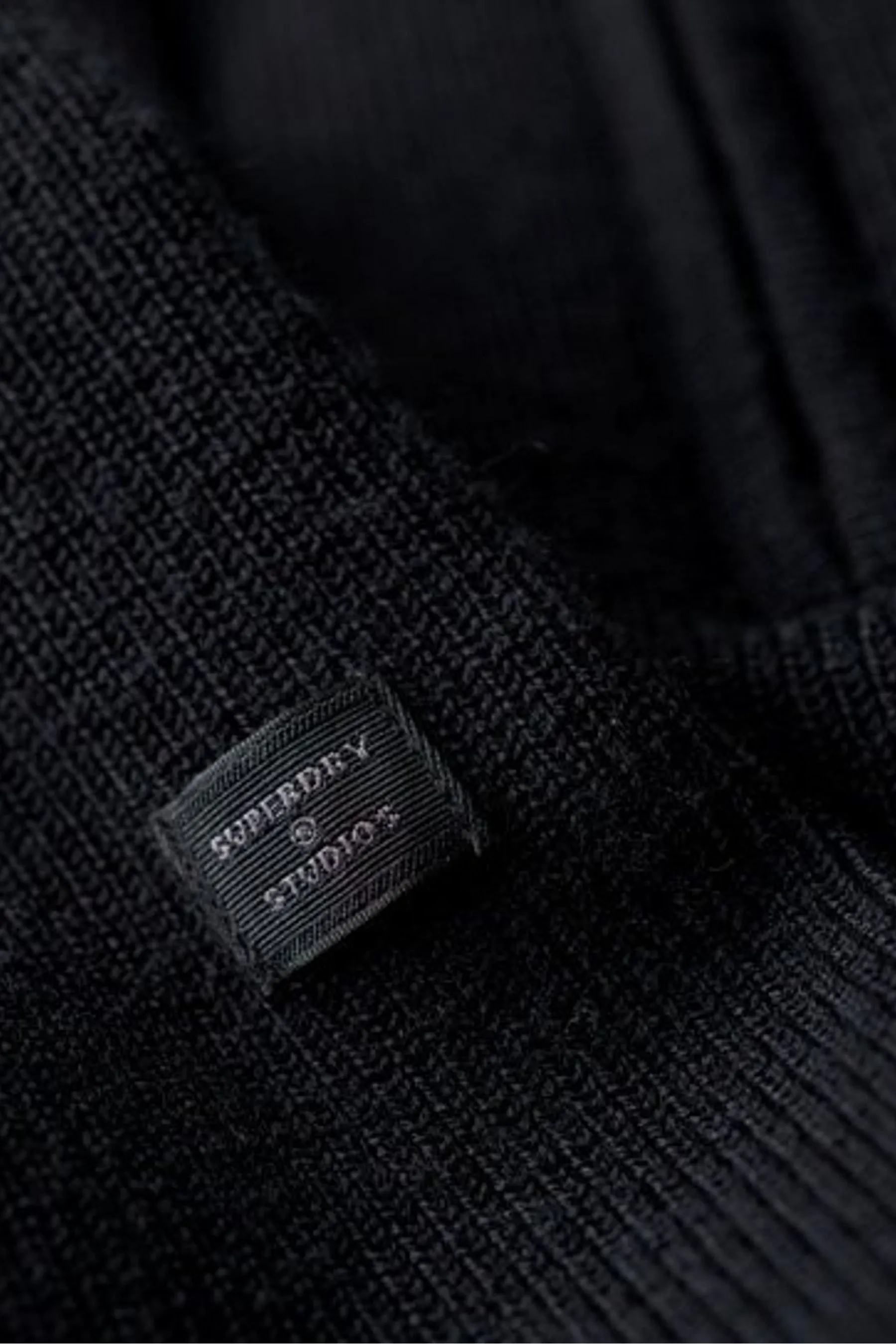 Superdry - Maglia in lana merino con zip corta    