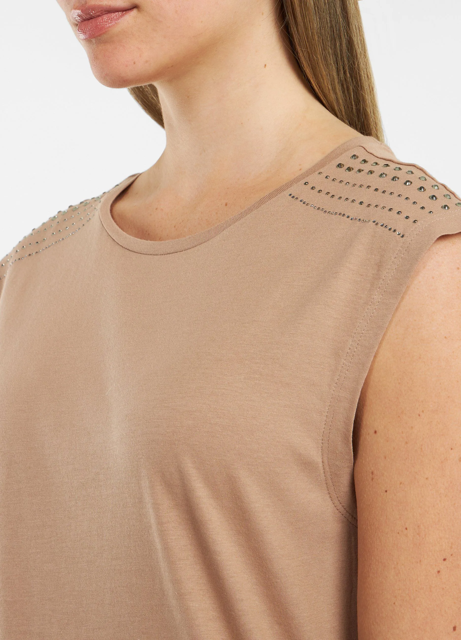 T-shirt smanicata con borchie donna