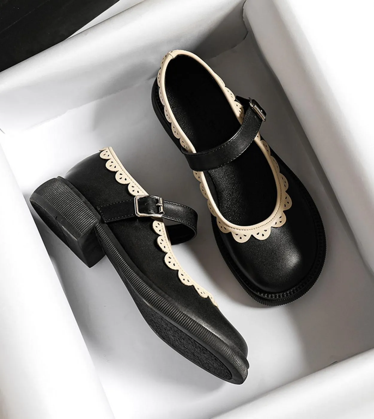 Tacchi alti Donna Estate Suola spessa Punta tonda Scarpe singole Scarpe piccole in pelle britanniche Scarpe grandi da donna 41 4