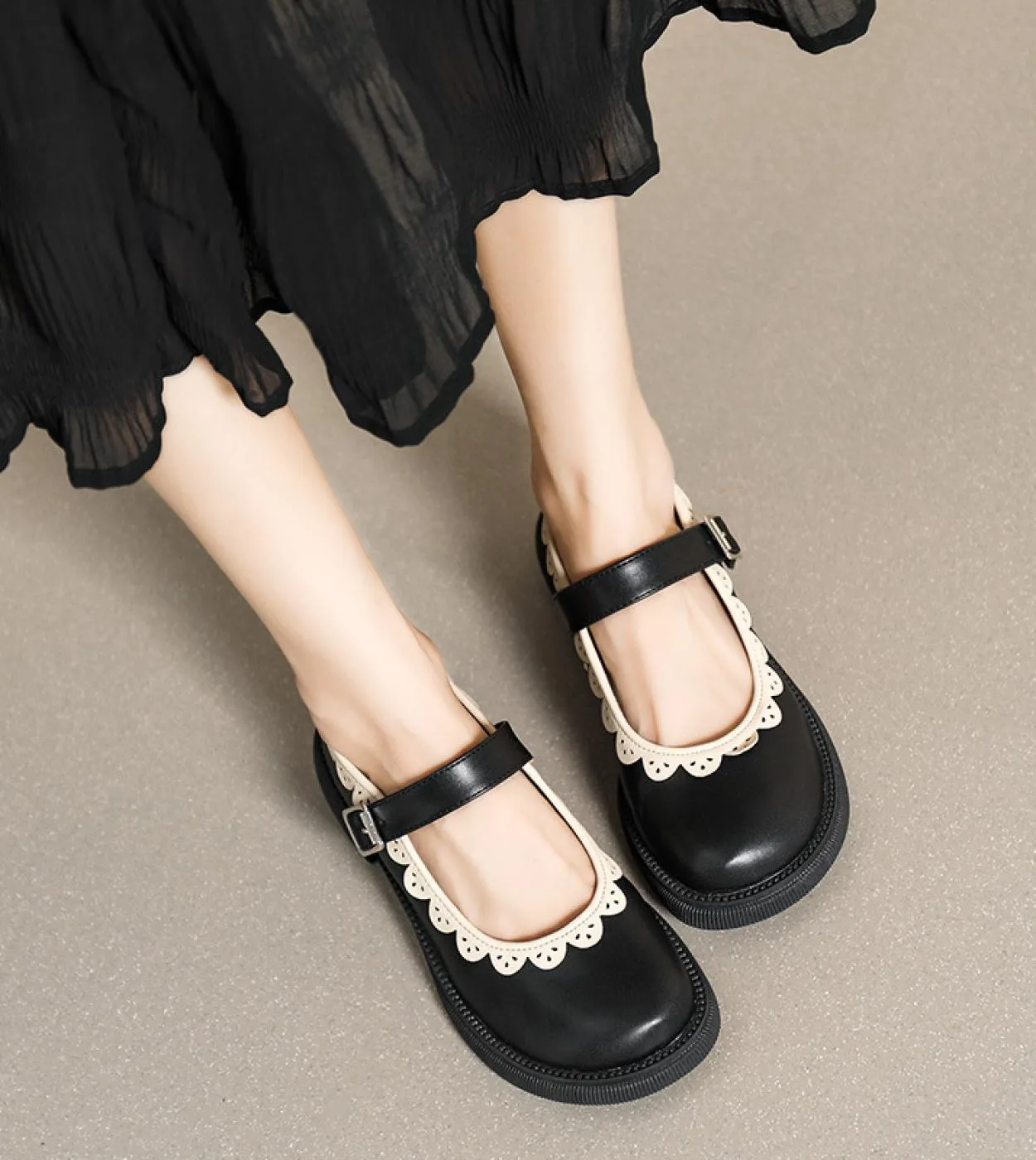 Tacchi alti Donna Estate Suola spessa Punta tonda Scarpe singole Scarpe piccole in pelle britanniche Scarpe grandi da donna 41 4
