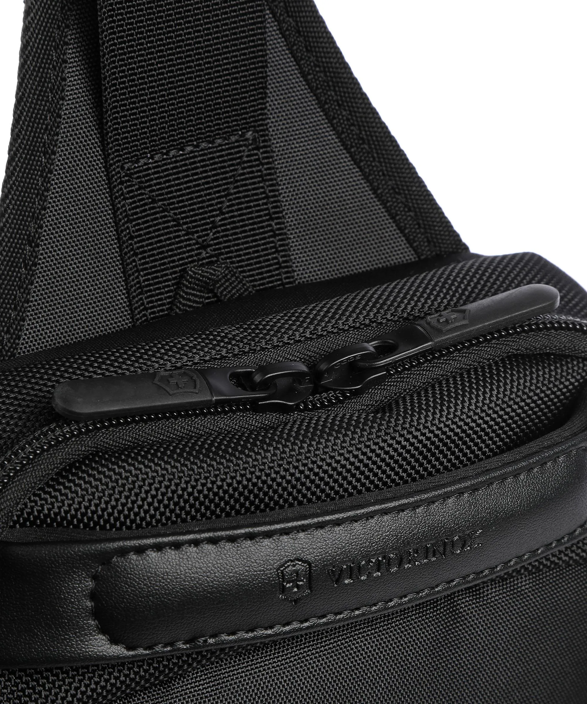  Victorinox Altmont Professional Borsa sling 10″ poliuretano nero  