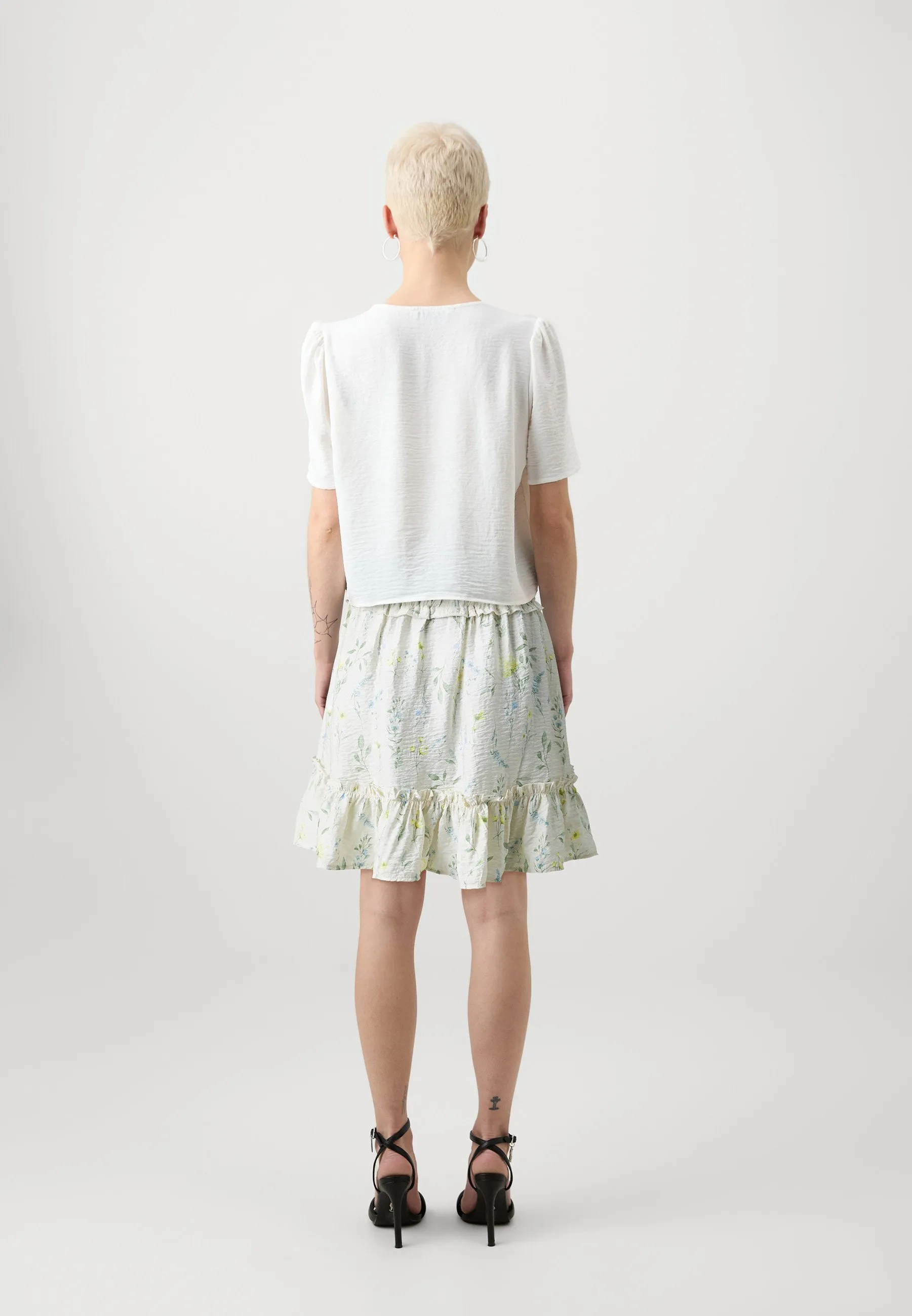 VMJOSIE SHORT SKIRT - Gonna a campana