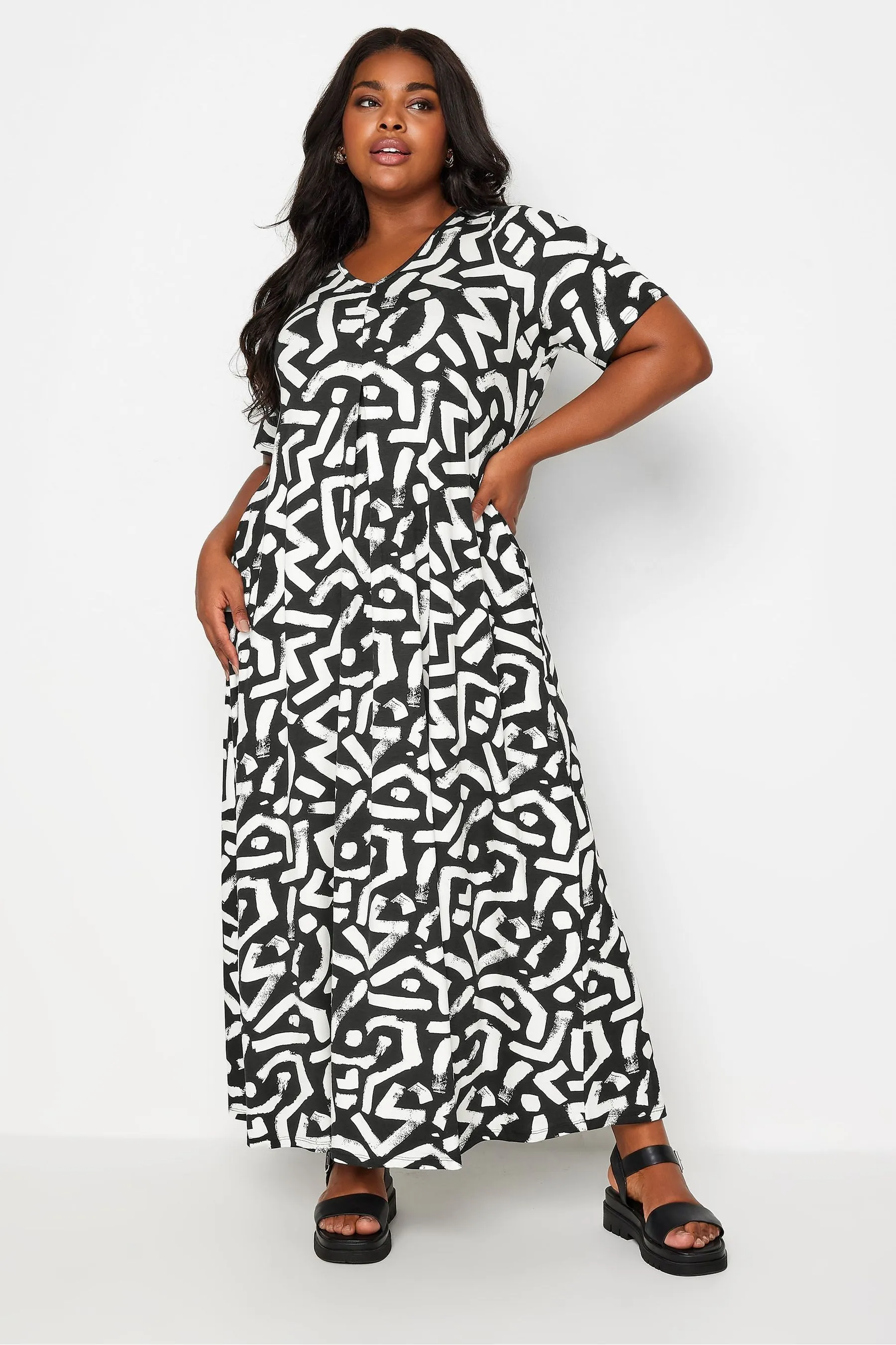 Yours Curve - Abito maxi con Stampa A pieghe astratto