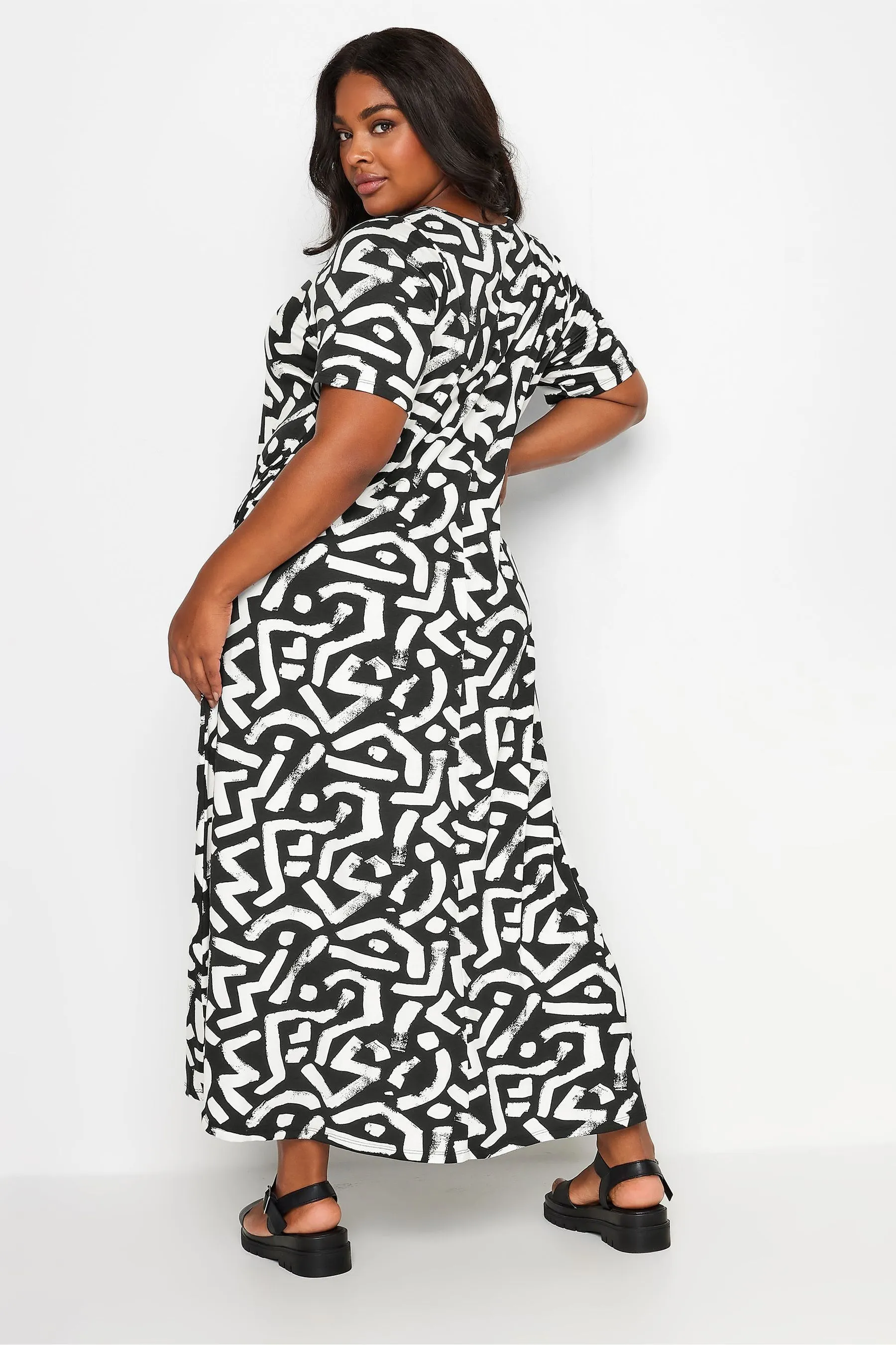 Yours Curve - Abito maxi con Stampa A pieghe astratto