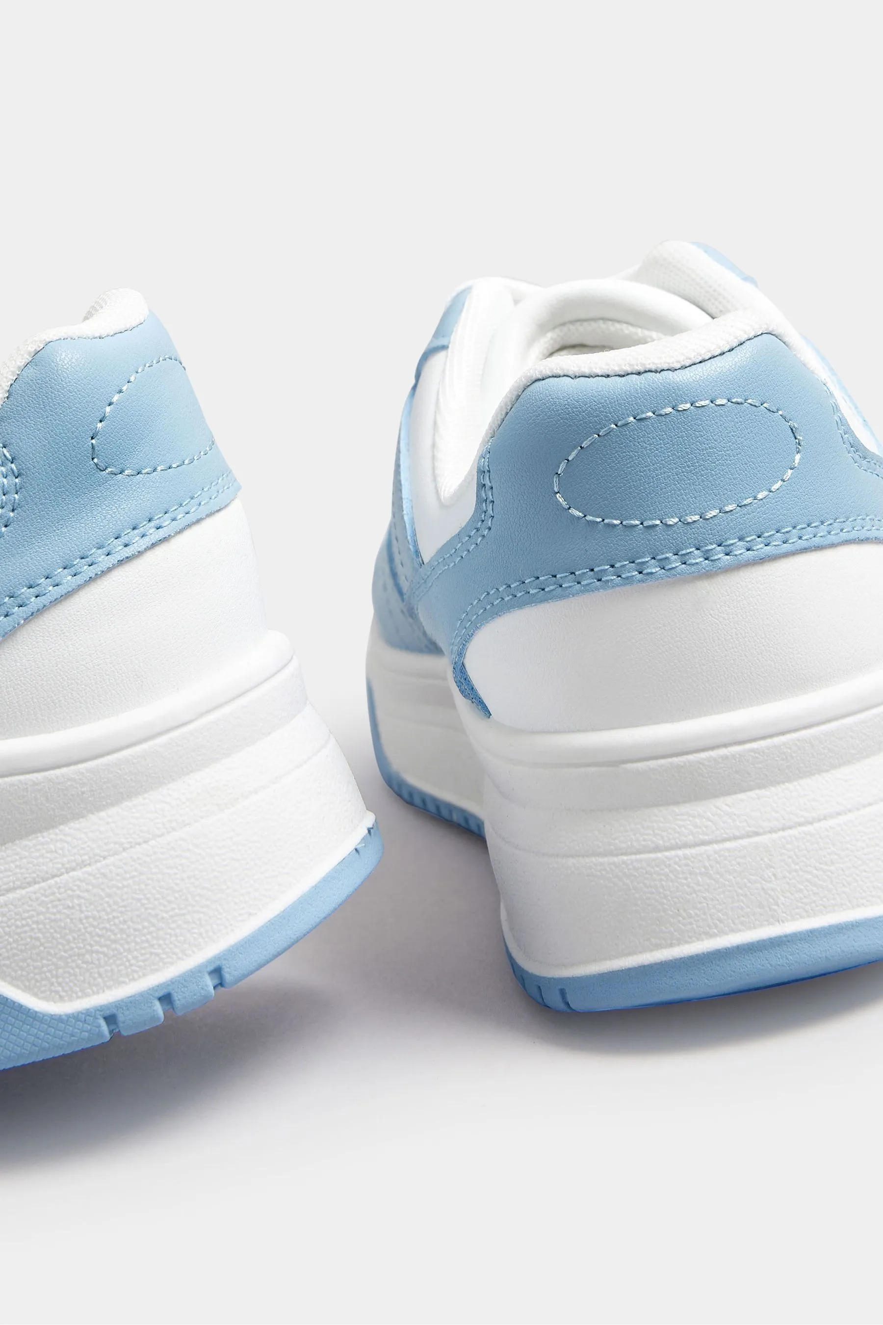 Yours Curve - Scarpe da ginnastica con suola spessa vestibilità ultra larga